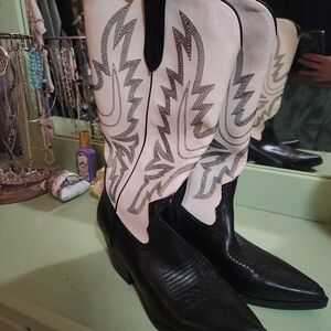 🎀 Indigo Rd. Black and White Western Cowboy Boots 🎀